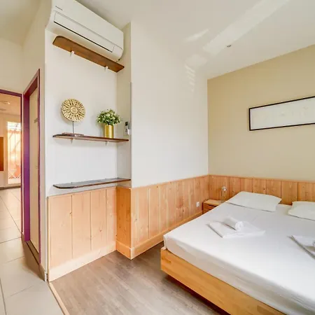 게스트하우스 Jolie Petite Maison De 3*