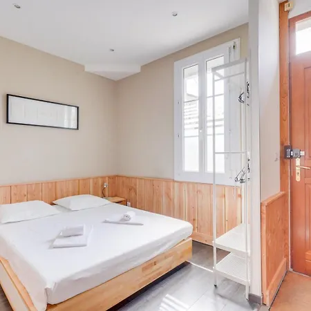 Πανσιόν Jolie Petite Maison De